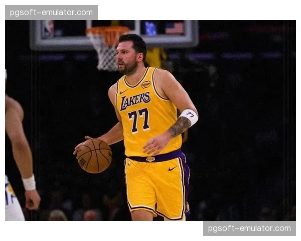 湖人东契奇里夫斯合计场均57分缺阵，进攻轮换体系崩塌